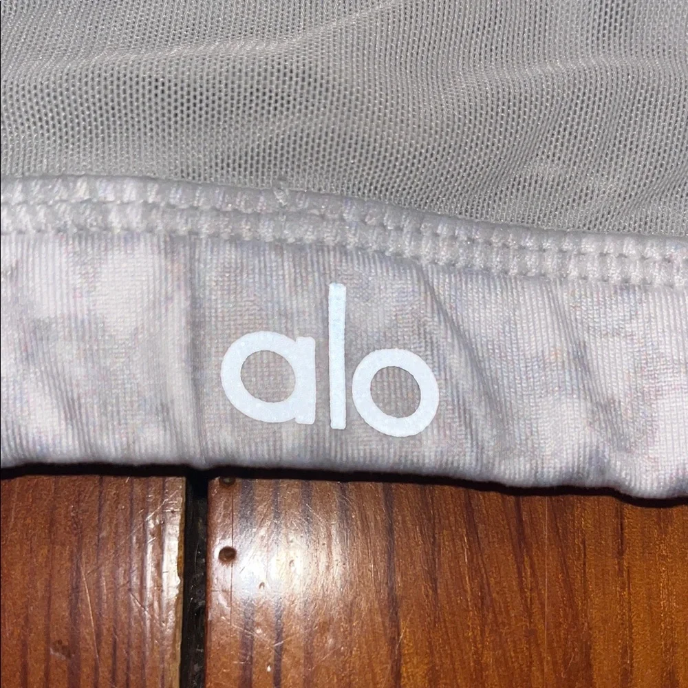 ALO Yoga Light Gray Cross-Back Sports Bra